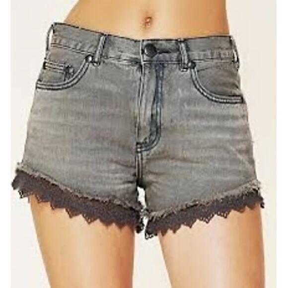 Free People Denim Shorts Womens 31 Gray Vintage Wash High Rise Crochet Lace Trim - Picture 2 of 8